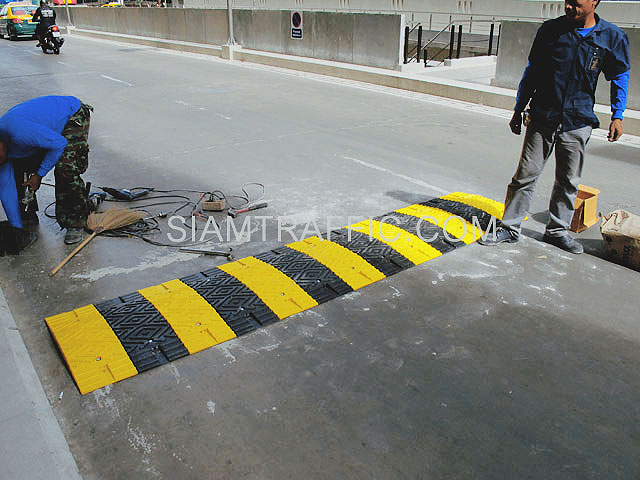 Installation speed bumps and humps at Siriraj hospital