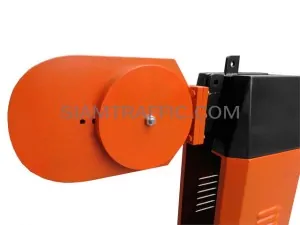 Manual boom barrier