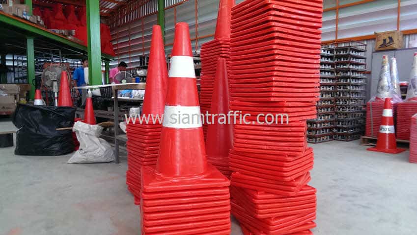 ขายกรวยจราจรสูง 70 เซนติเมตร จำนวน 180 ใบ จังหวัดนครราชสีมา