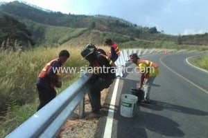 งานรับเหมาทำการติดตั้ง guard rail แขวงการทางแพร่ปริมาณ 900 ม.