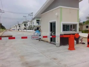 Manual barrier Baan Ratchapruek Pratunam Pra In