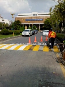 Road marking at Burapha University
