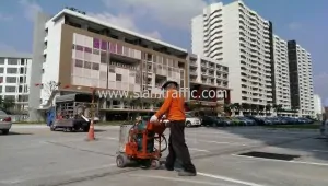 Road lining at Home Army Kiak Kai Road