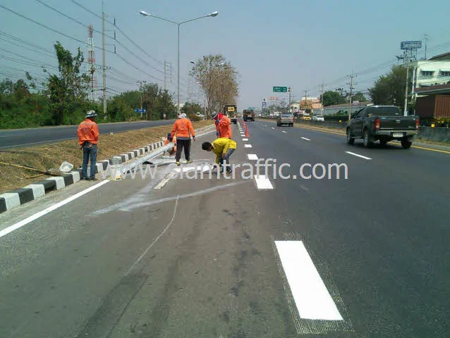 เส้นจราจรขาวเหลืองสำนักงานบำรุงทางสมุทรสงครามและราชบุรีส่วนที่ 2