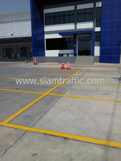 ตีเส้นจราจร WHA Mega Logistic Center บางพลี