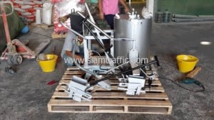 Thermoplastic materials and road marking machine to Cambodia