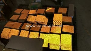 1500 pieces road reflector