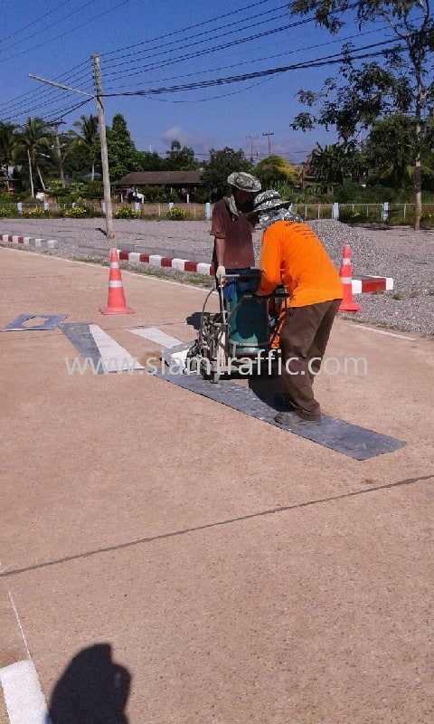 รับเหมาตีเส้นจราจรที่โรงพยาบาลแก่งหางแมว จังหวัดจันทบุรี