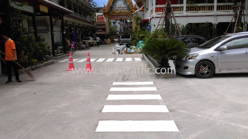 Thermoplastic line marking service Wat Suthiwararam Charoenkrung Road