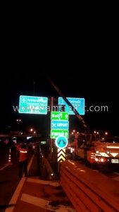 Motorway signs Srinakarindra to Bangpakong Motorway Number 7
