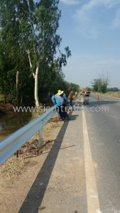 Safety crash barriers Ban Pho to Plaeng Yao Chachoengsao Highway