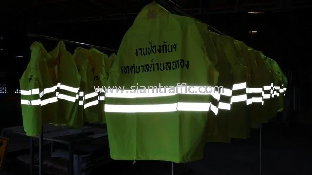 เสื้อกันฝน สกรีนข้อความ งานป้องกันฯ เทศบาลตำบลฉลอง จำนวน 24 ตัว