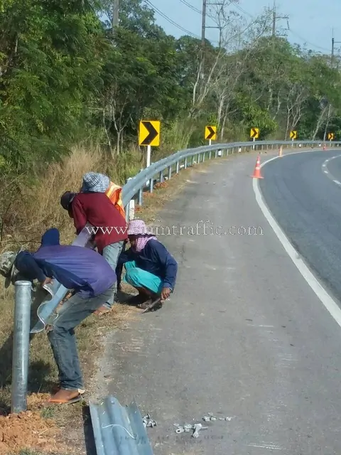 w beam guard rail แขวงทางหลวงตราด ทางหลวงหมายเลข 3 ปริมาณ 1,100 ม.