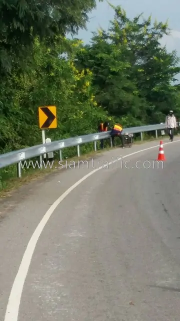 Guard rail w metal beam crash barrier Nongto to Tamiang Buriram Highway