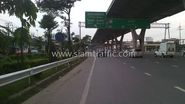 Highway guard rail w-beam Bangna to Suvarnabhumi Airport
