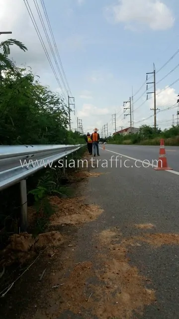 Hot dipped galvanized road guard rail to Chachoengsao Highway