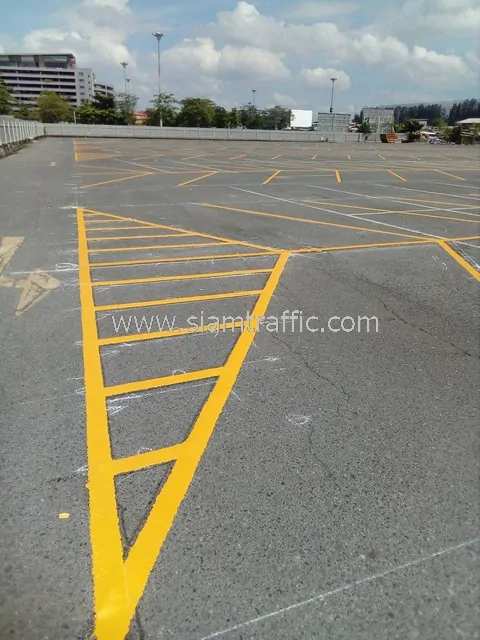 Road line marking Train Night Market Srinakarin