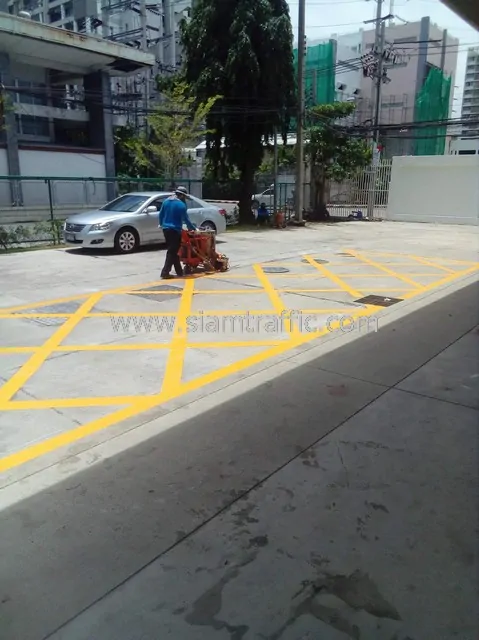 Road marking thermoplastic paint Chulapat 14 building Chula Soi 12
