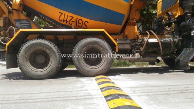 Rubber speed breaker Soi Kingkaew 37