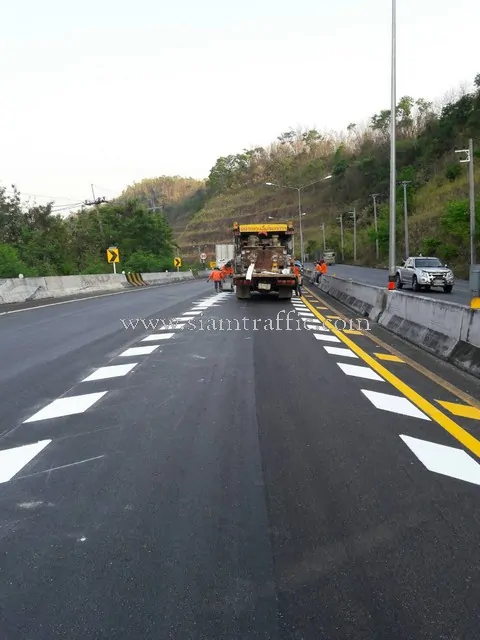 Thermoplastic markings Bueng Lak to Nong Nam Khieo Uttaradit Highway