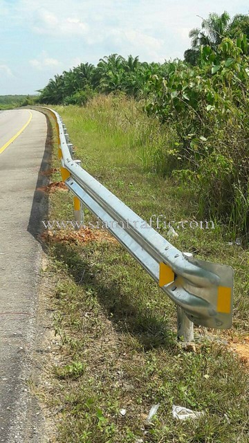 Vehicle protective safety crash barrier Chumporn Highway