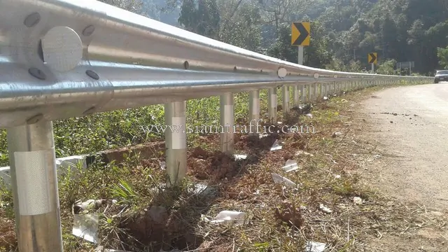 w-beam guard rails แขวงการทางน่านที่ 2 ทางหลวงหมายเลข 1081