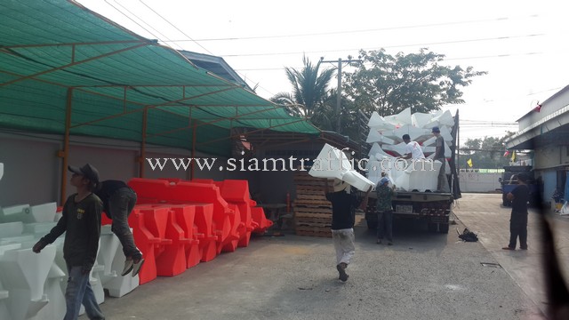 Water filled road barriers export to Cambodia