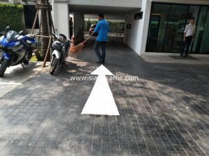 Car park road markings Pause Condo at Sukhumvit 115