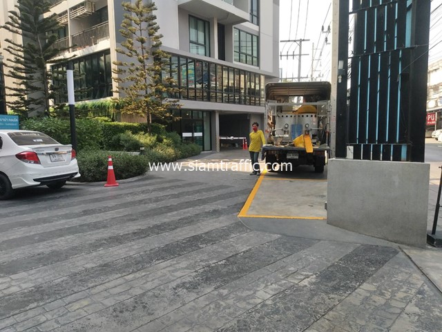 Yellow road markings The Cabana Modern Resort Condominium Samrong