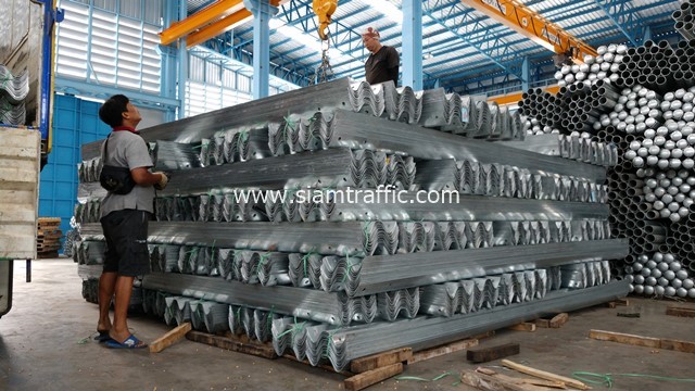 Guardrail และสติกเกอร์สะท้อนแสง 3M ส่งไปที่ อ.โคกสำโรง จ.ลพบุรี