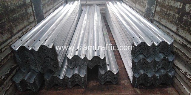 High Quality Road Guardrail Amphoe Mueang Phrae Province