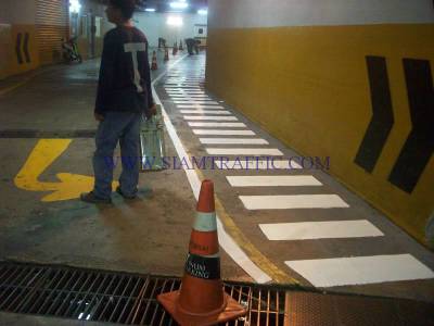 Thermoplastic road marking service at Emporium