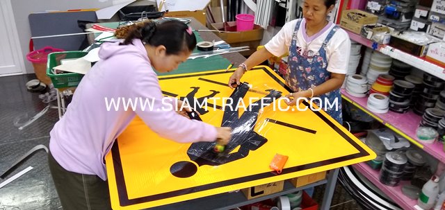 ป้ายเตือน ป้ายบังคับ ป้ายแนะนำ ป้ายเขตโรงเรียน ป้ายเขตชุมชน