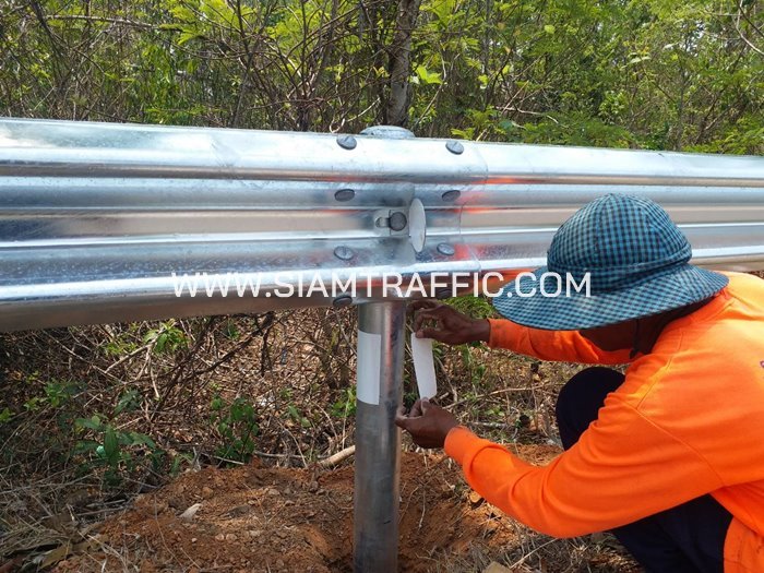 Highway Guard at Highway 242 Nong Bua to Tha Bo Nong Khai