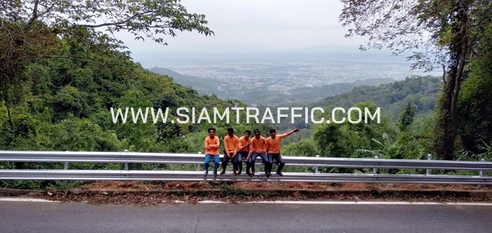 ราวกันอันตราย ทางหลวงหมายเลข 1388 ห้วยน้ำขุ่น-พระตำหนักดอยตุง