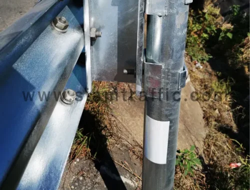 แผ่นสะท้อนแสงติดแผ่นปลายการ์ดเรล/เสาการ์ดเรล​