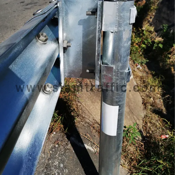 แผ่นสะท้อนแสงติดแผ่นปลายการ์ดเรล/เสาการ์ดเรล​