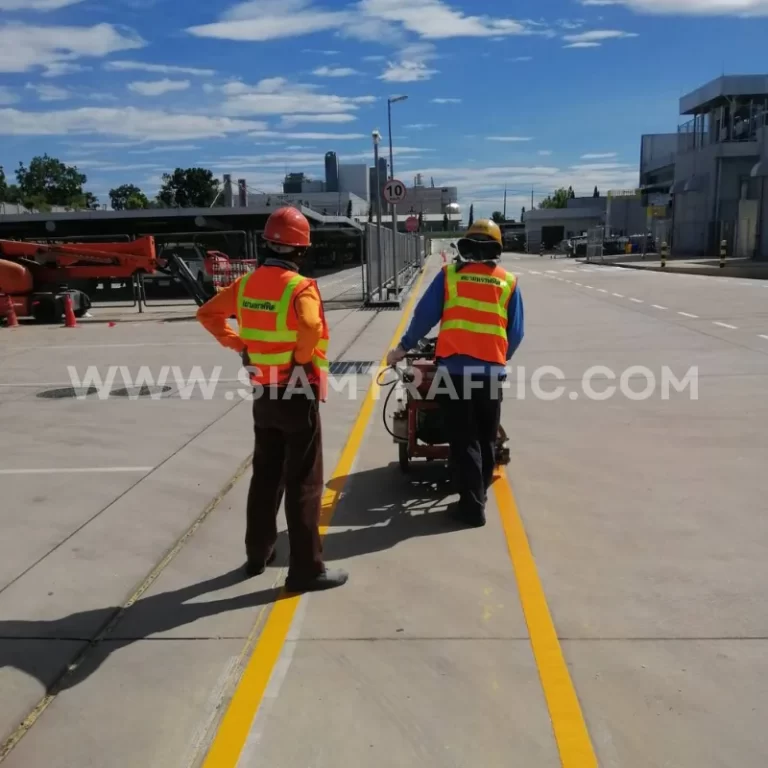 งานตีเส้นจราจรในโรงงาน นิคมอุตสาหกรรม